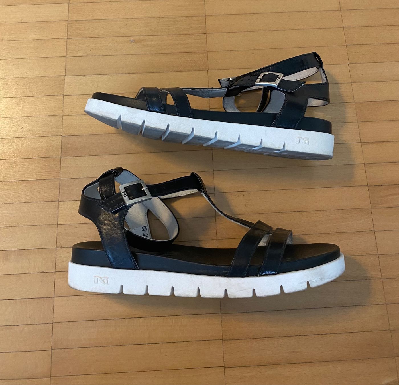 Scarpe da donna: Nero Giardini Sandalen Damen Gr. 36 – Nuovo (secondo la descrizione) da Frauenfeld venduto da LIL_NA 4