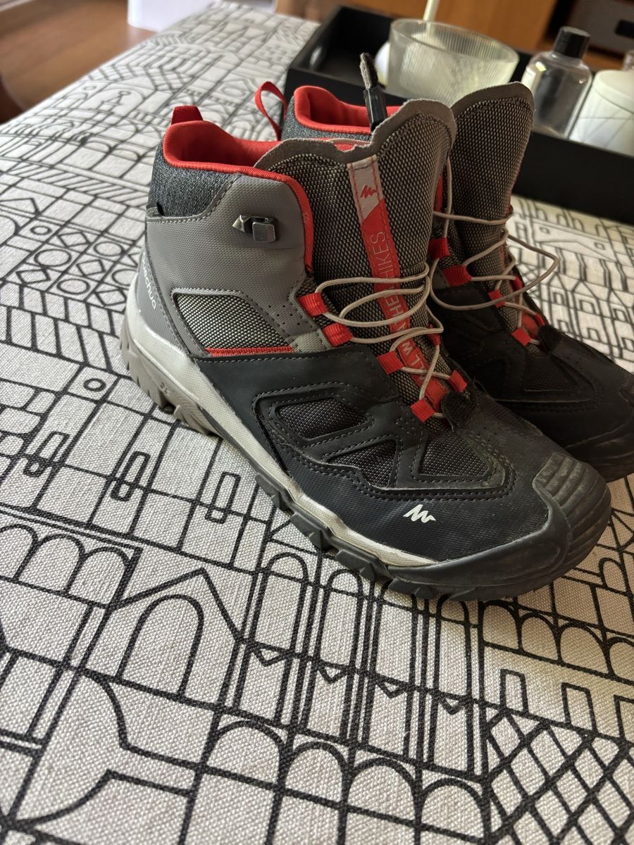 Decathlon Scarpe da uomo: Neuwertige Wanderstiefel Gr. 35 – Nuovo (secondo la descrizione) da Cham venduto da MC_0605 1