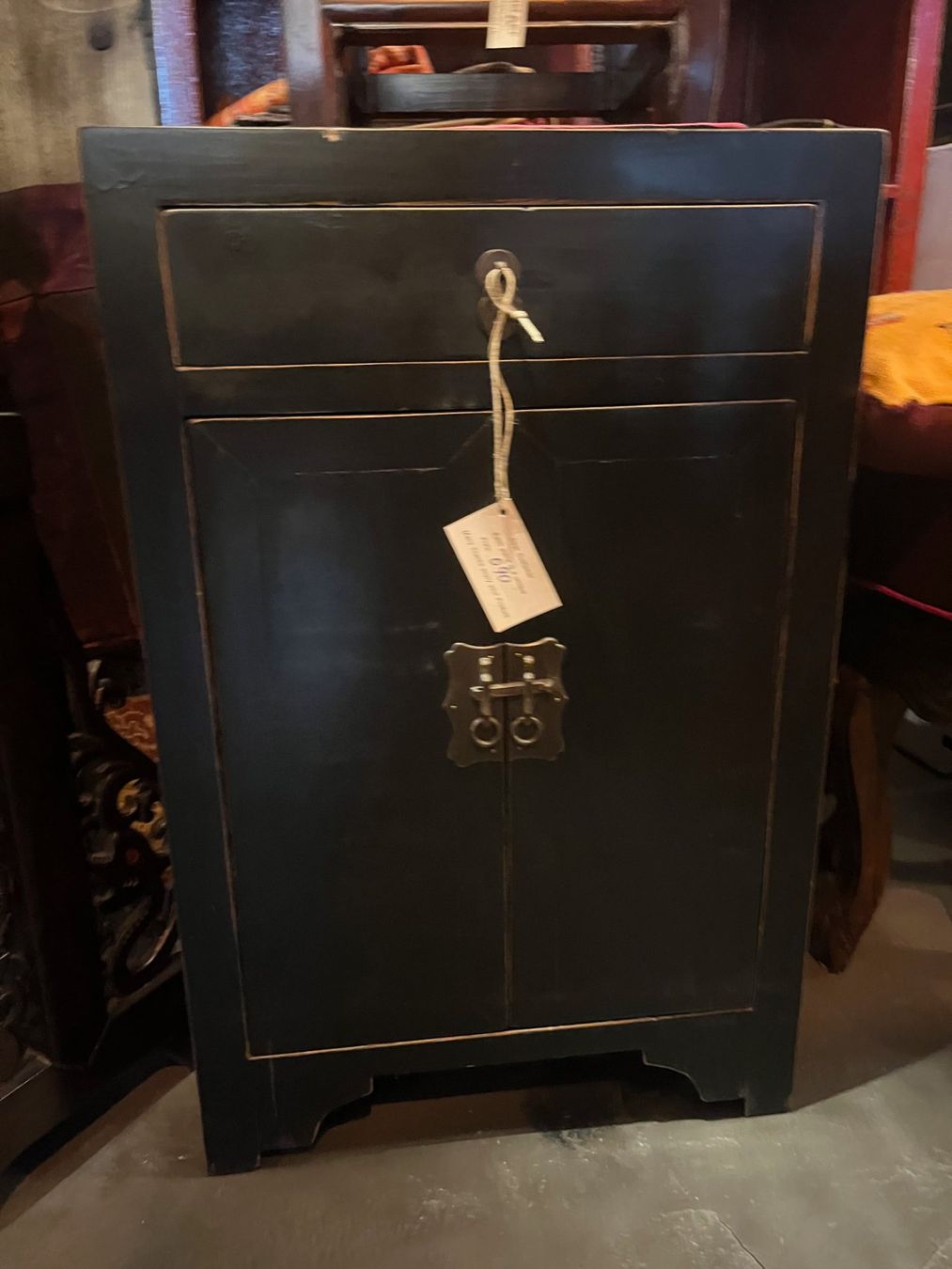 Armoires: Schwarzer Schrank klein | LIQUIDATIONSVERKAUF – Neuf (Voir description) à Zürich par Hnikbay