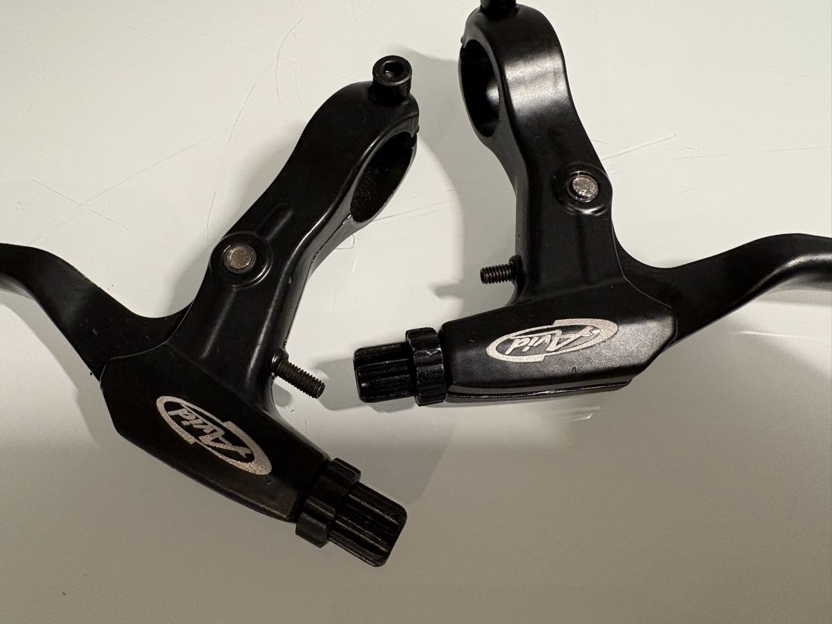 Avid Pezzi di ricambio: V-Brake Avid-Bremshebel – Usato da Giubiasco venduto da bulag 3
