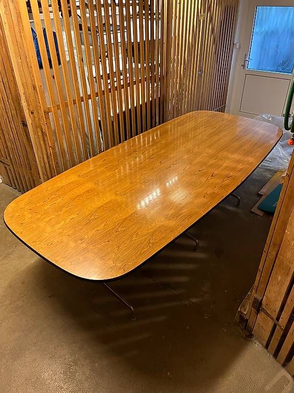 Herman Miller Tavoli: Vintage Herman Miller Eames Konferenztisch – Usato da Basel venduto da ala_2hjw