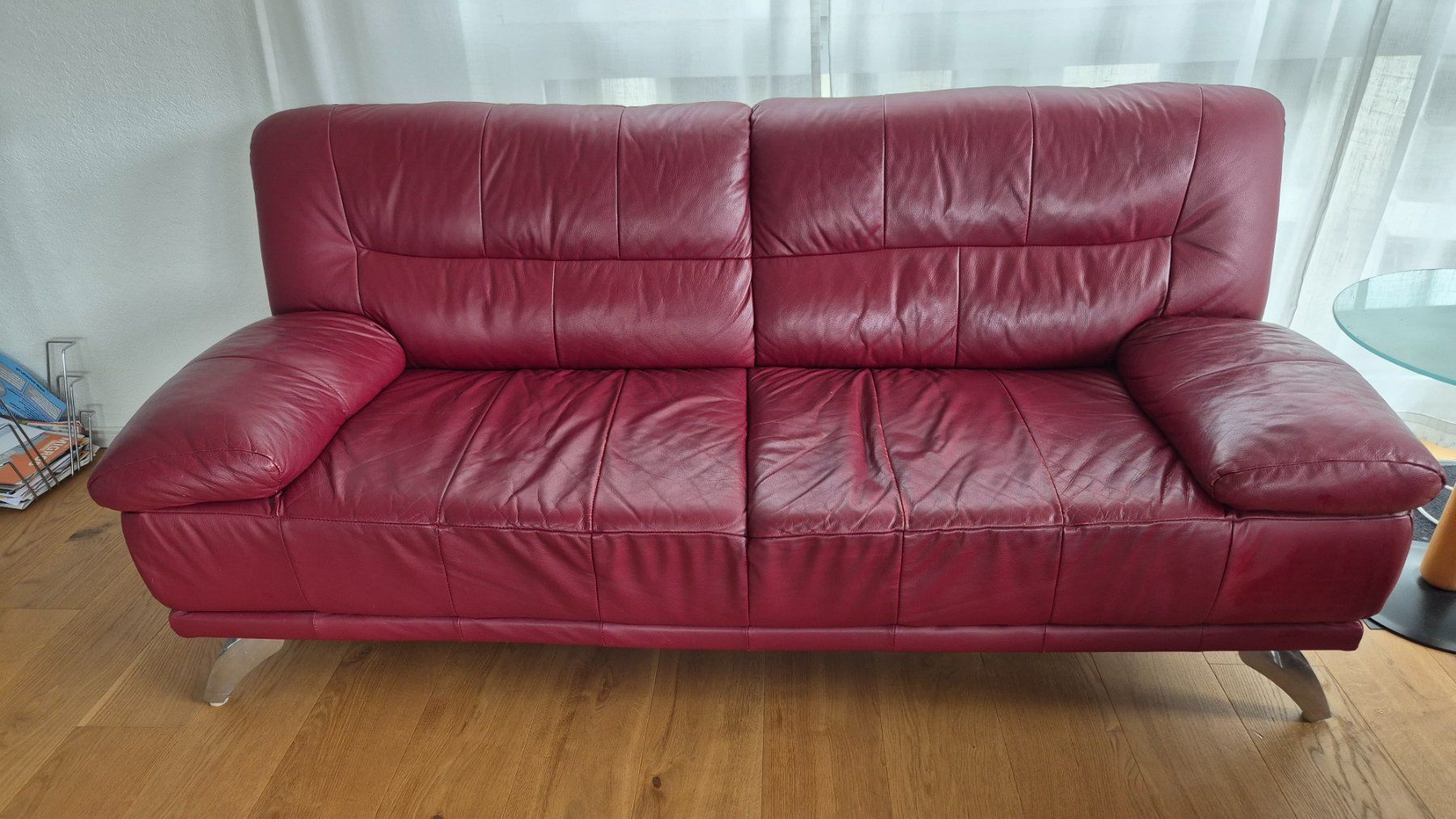 Livique Sofas: Bordeaux-rotes Ledersofa-Set (3er + 2er) – Gebraucht aus Unterägeri von Daoguido 1