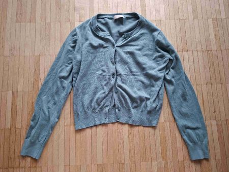 Feine Strickjacke in Türkis, Grösse M, Perfekt für den Früh