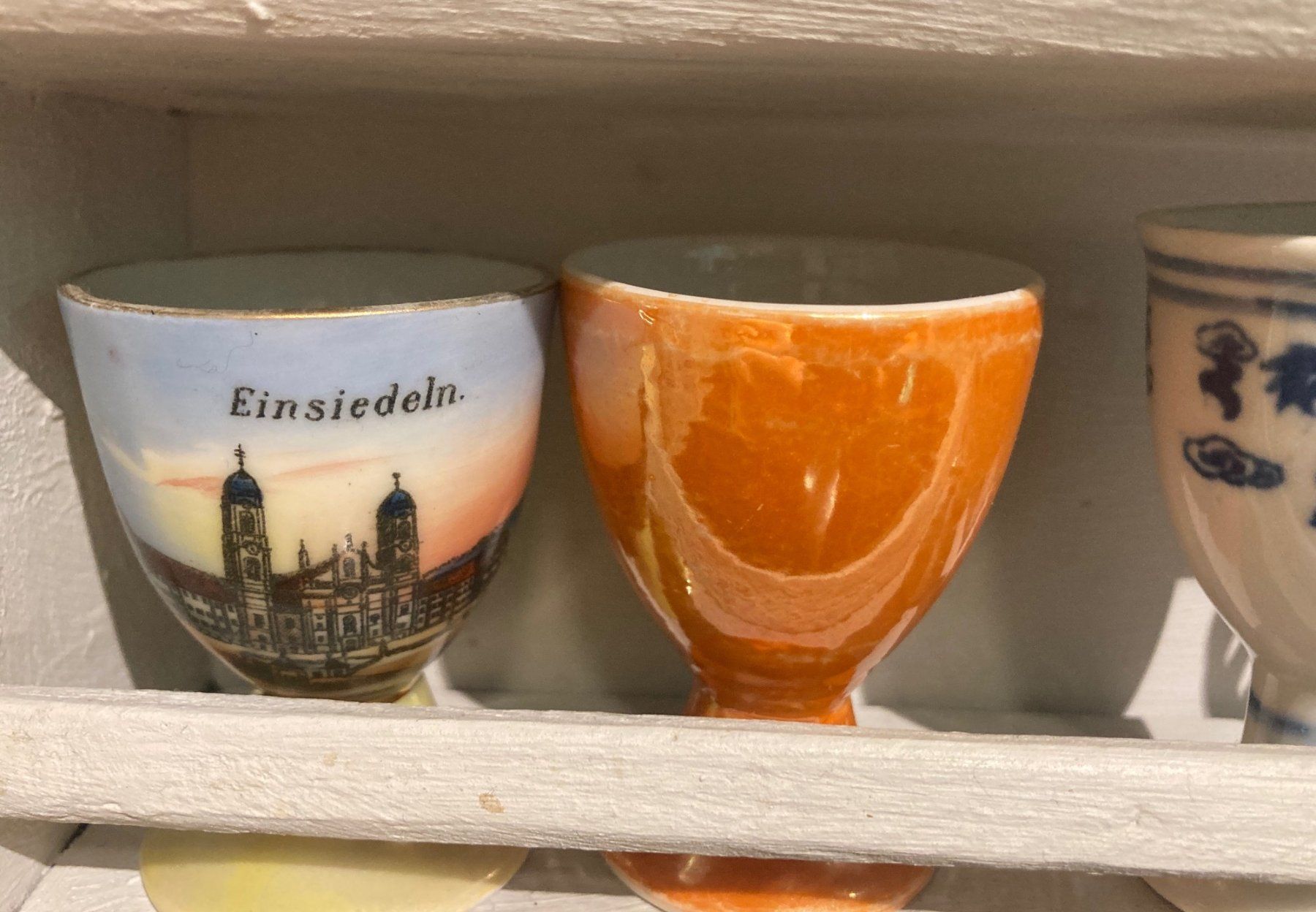 Altre Stoviglie: Eierbecher mit Holzregal, shabby chic – Usato da Rumlikon venduto da Ambiente_Brocante 4