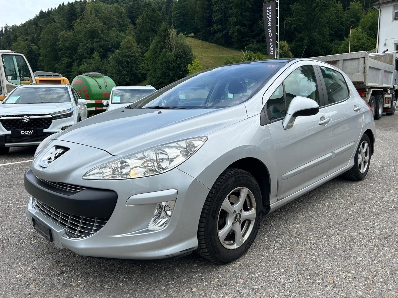 Peugeot Automobili: Peugeot 308 1.6i - Eintauschfahrzeug – Usato da Bäretswil venduto da Oberland-Automobile