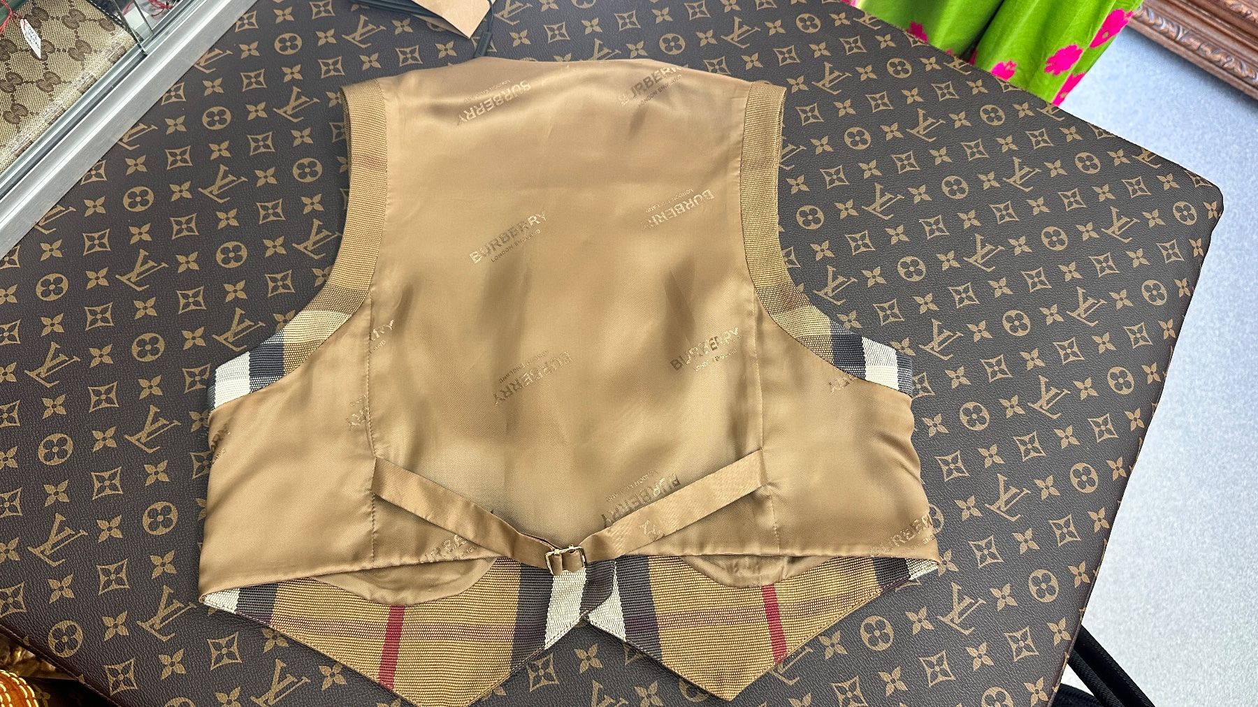 Burberry Gilet & Giacche: Burberry Veste – Nuovo e nell'imballaggio originale da Lachen SZ venduto da HelvetiaLuxury 1
