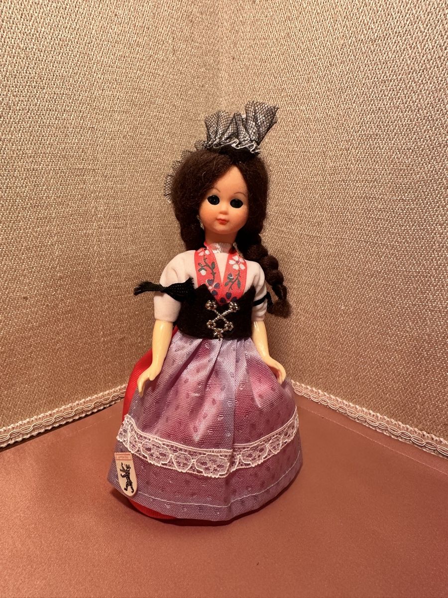 Bambole: Trachtenpuppe – Usato da Grüningen venduto da DomegaStore