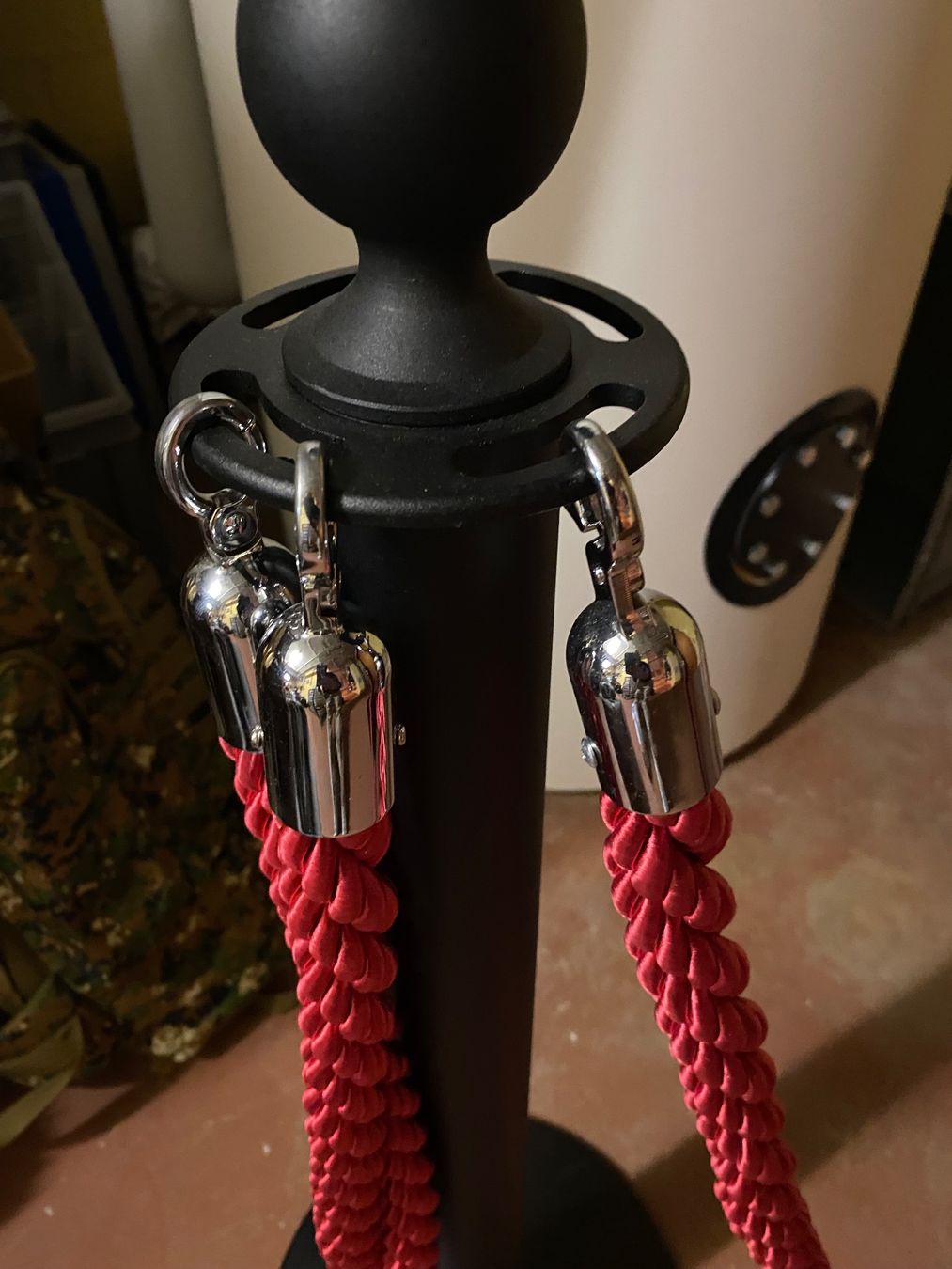 Altro in Decorazioni & Accessori: Elegante Absperrstaender mit roter Kordel - – Usato da birrhard venduto da Nosara7 1