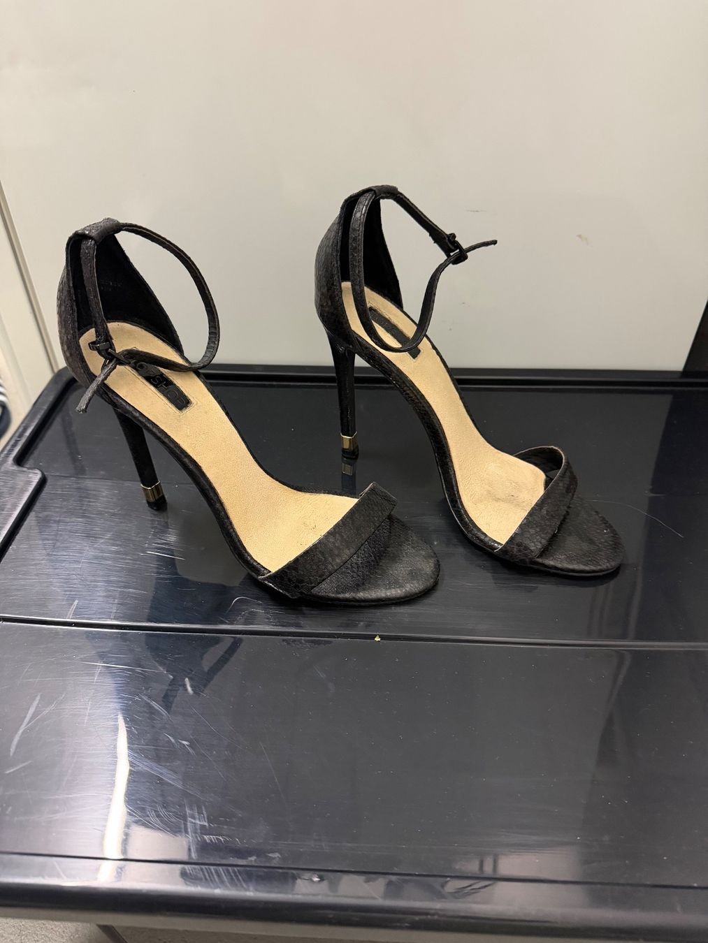 Scarpe da donna: Absatzsandalen Schwarz Grösse 39 – Usato da Adlikon b.Regensdf venduto da Ano_75 1