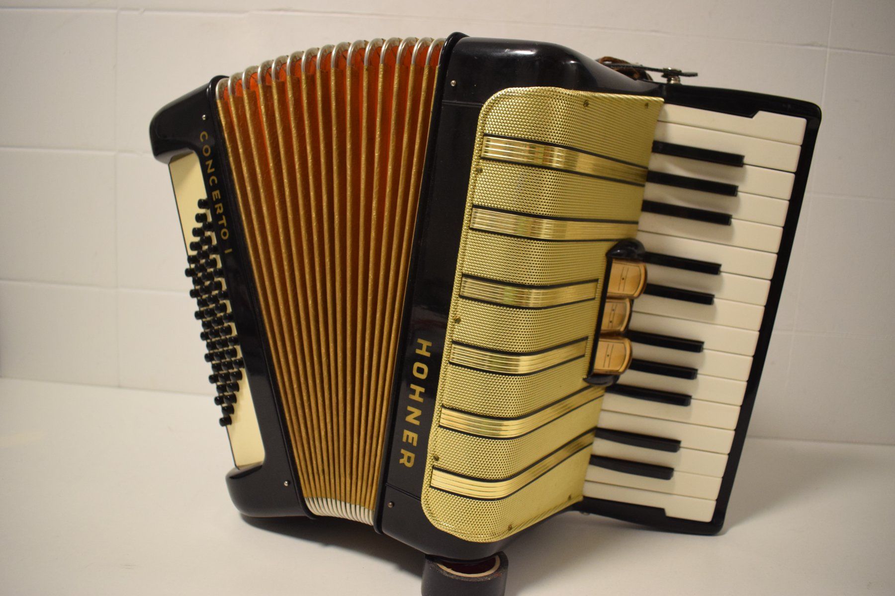 Hohner Strumenti musicali: Akkordeon chromatisch Hohner Concerto I – Usato da Zürich venduto da baumusik 9