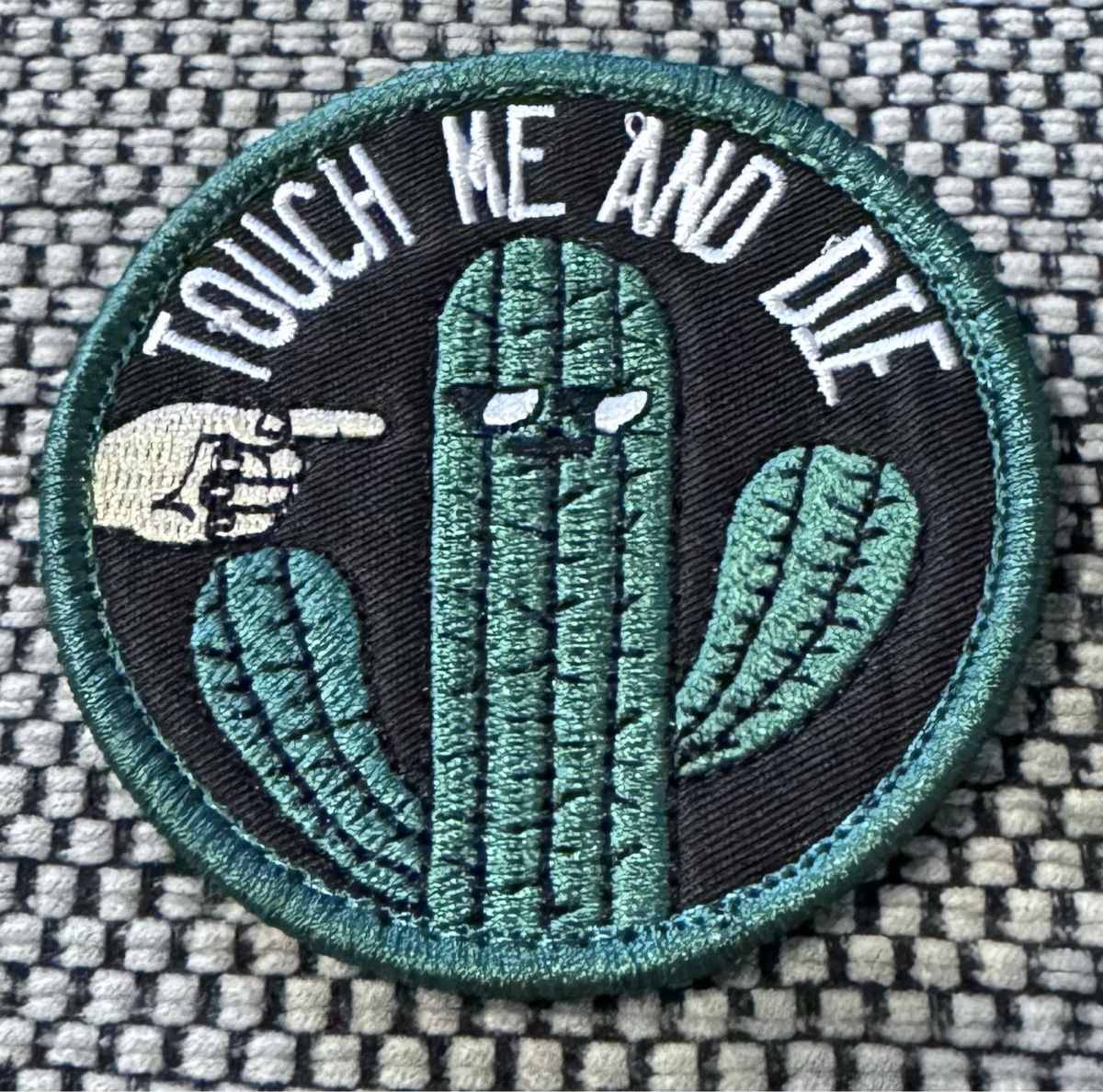 Placchette & Badge: Cooler Kaktus Patch "Touch Me And Die" neuwertig. – Nuovo e nell'imballaggio originale da Moosseedorf venduto da nicu006