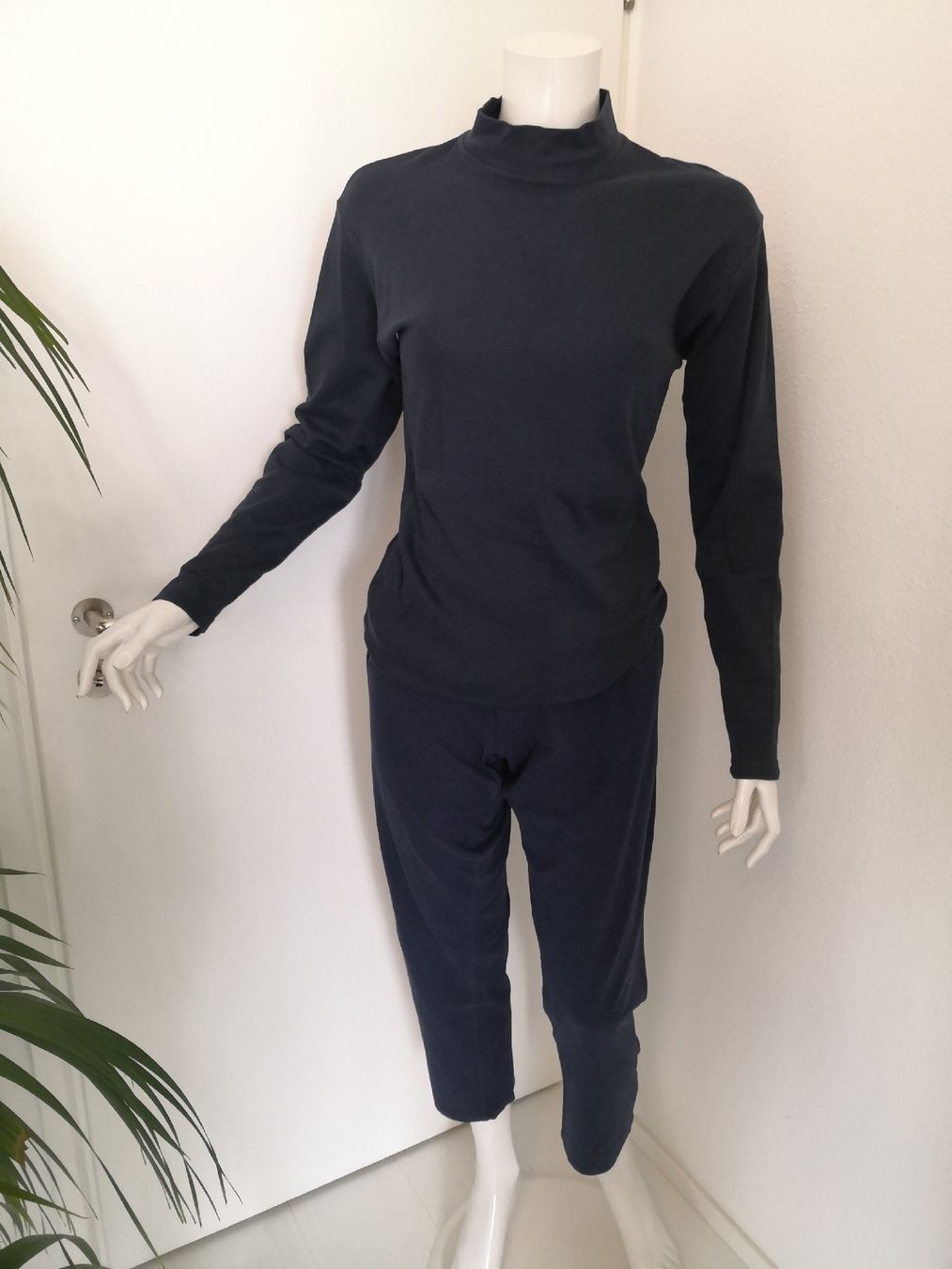 Negligees & Pigiami: 🤩LEABLE JOGGING-ANZUG PULLOVER & HOSE DUNKELBLAU – Usato da Olten venduto da Naja-Twins-Twins