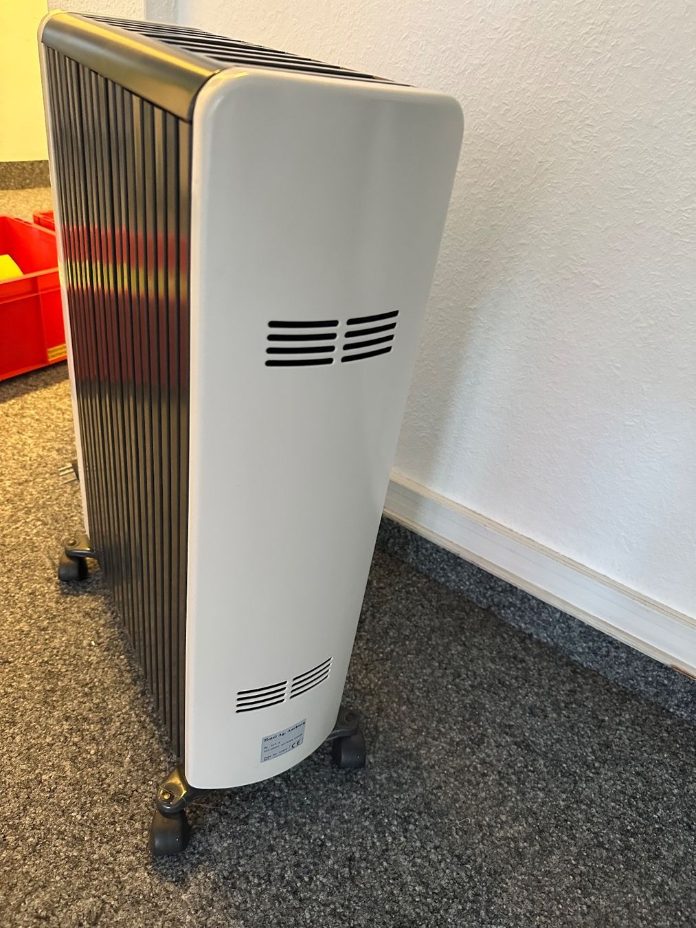 Radiatori: Heizkörper auf Rädern – Usato da Mauren venduto da SB1606 1