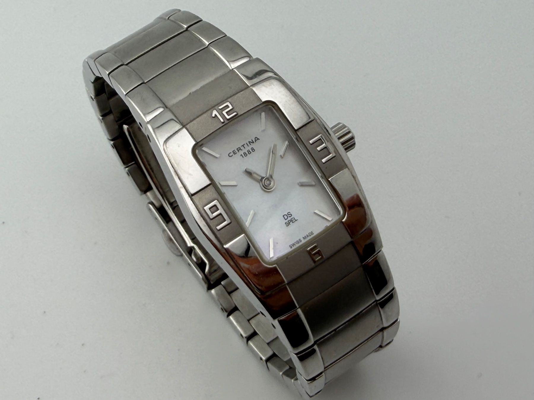 Certina Montres: CERTINA Damenuhr läuft – D'occasion à Biel/Bienne par MrP_WatchesBiel