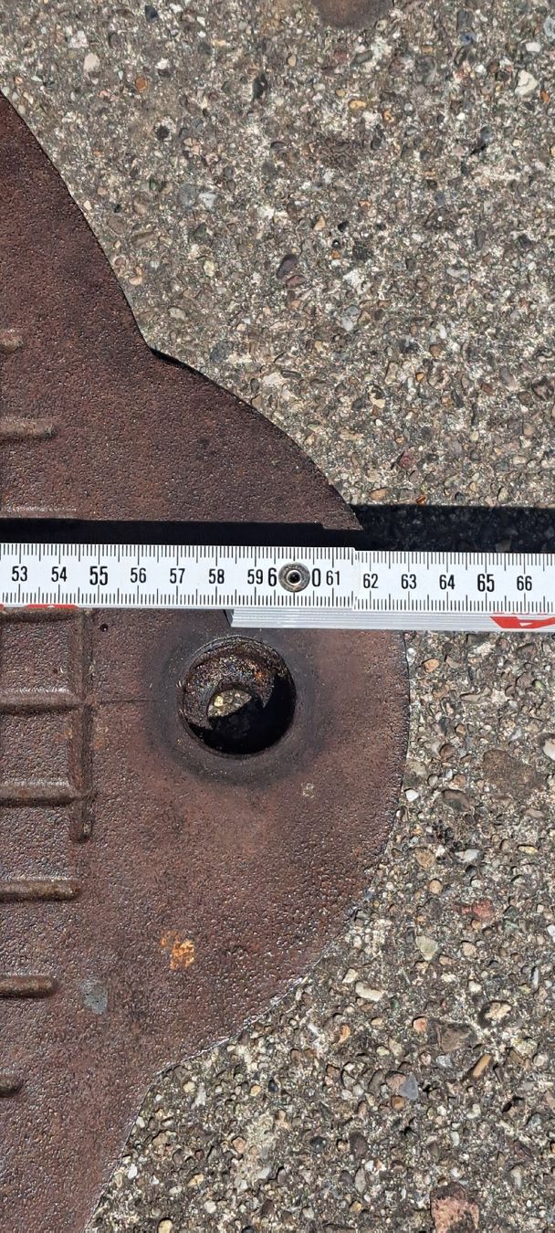 Stagni & Fontane ornamentali: Schachtdeckel Nottaris – Usato da Schangnau venduto da michjord821917 2