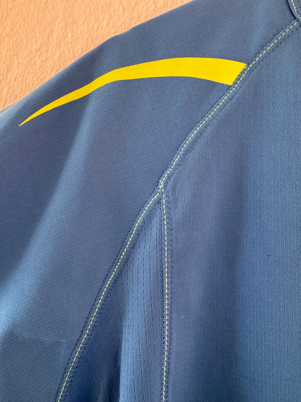 T-shirts: Kurzarm T-Shirt – Neuf avec emballage d'origine à Losone par Kleeblatt_1 3