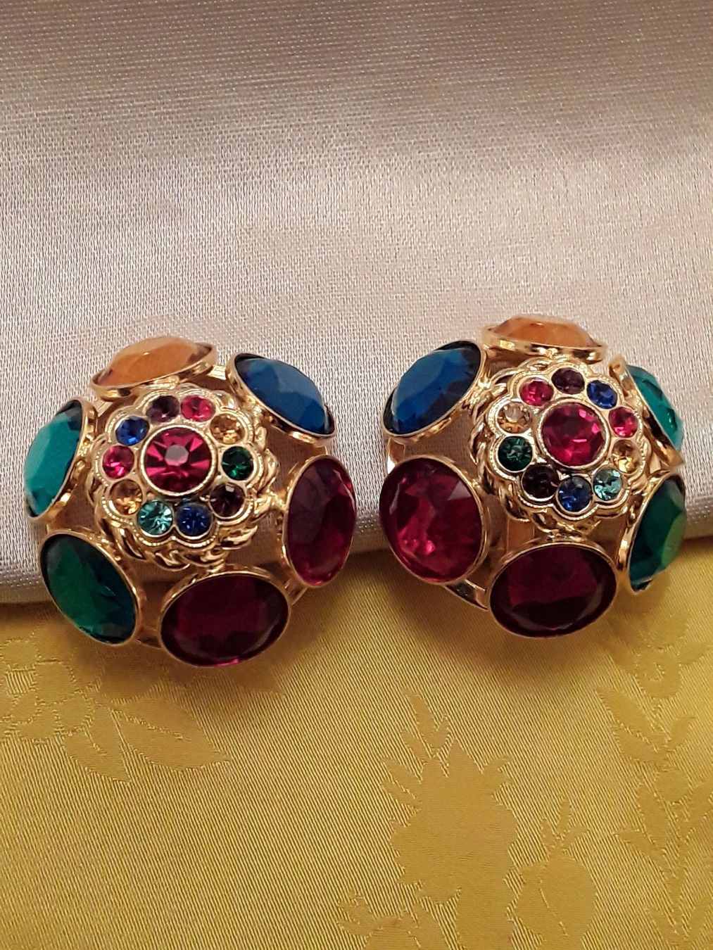 Ohrringe & -stecker: Vintage TOP Ohrclips 80er – Gebraucht aus Zürich von Aleick 1
