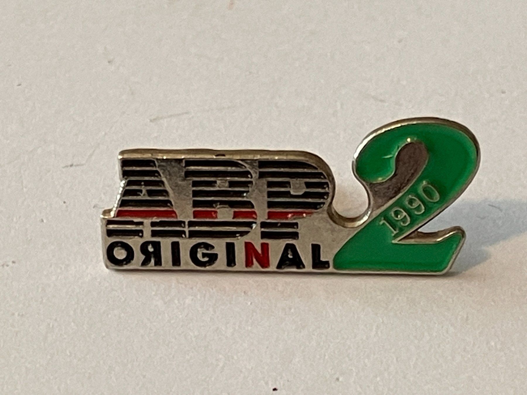 Placchette & Badge: 1 Pin ABP Original 1990 – Usato da Basel venduto da djwwpp