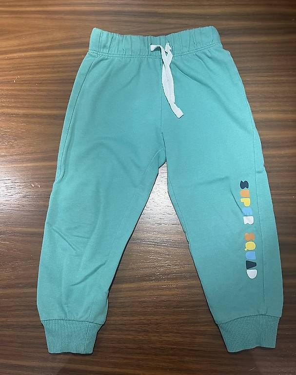 Pantalons: Maglietta e pantaloni bimbo – D'occasion à Viganello par gag_b22t 2