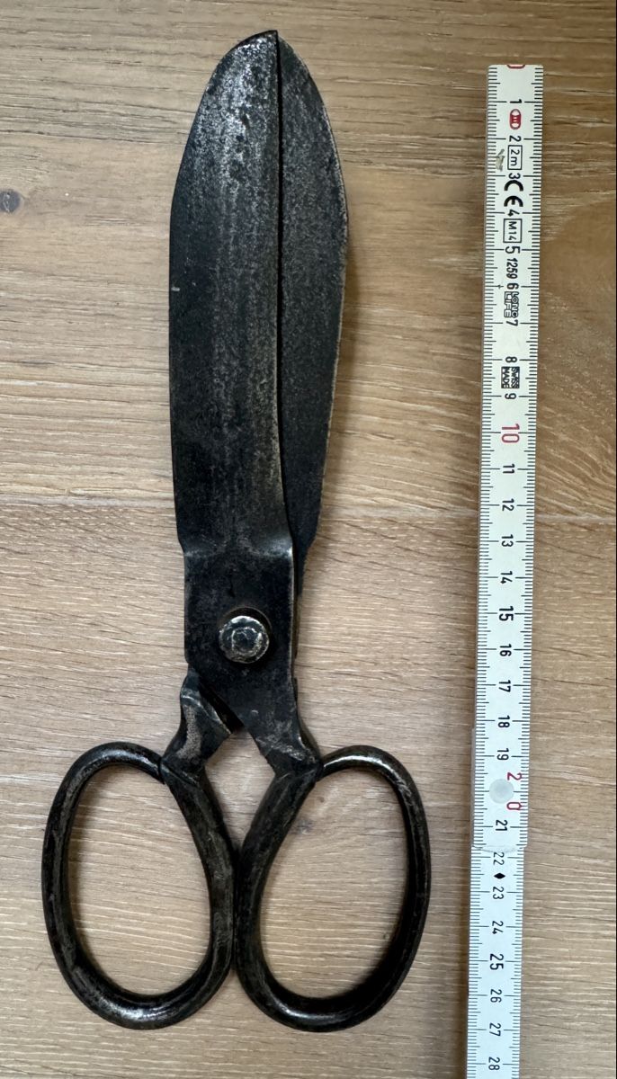 Tous les outils: Sehr grosse, antike Schere Eisenschere 28 cm – D'occasion à Rothrist par Luckywinner