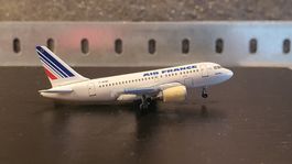 HERPA AIR FRANCE AIRBUS A318 1:500 EIN RAD FEHLT 