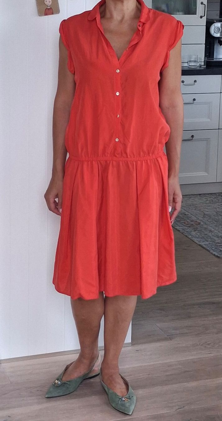 Hugo Boss Vestiti: Kleid Seide von Boss gr M – Usato da Nuglar venduto da Korsika2