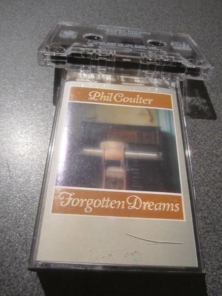 Kompaktkassetten: Kassette Phil Coulter, Frogotten Dreams – Gebraucht aus Zürich von Motzkuh
