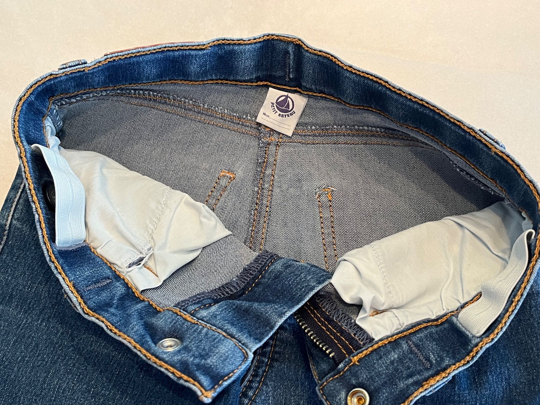 Petit Bateau Pantaloni: Petit Bateau Jeans Mädchen 8J/128cm – Usato da Zürich venduto da asocaciu 1