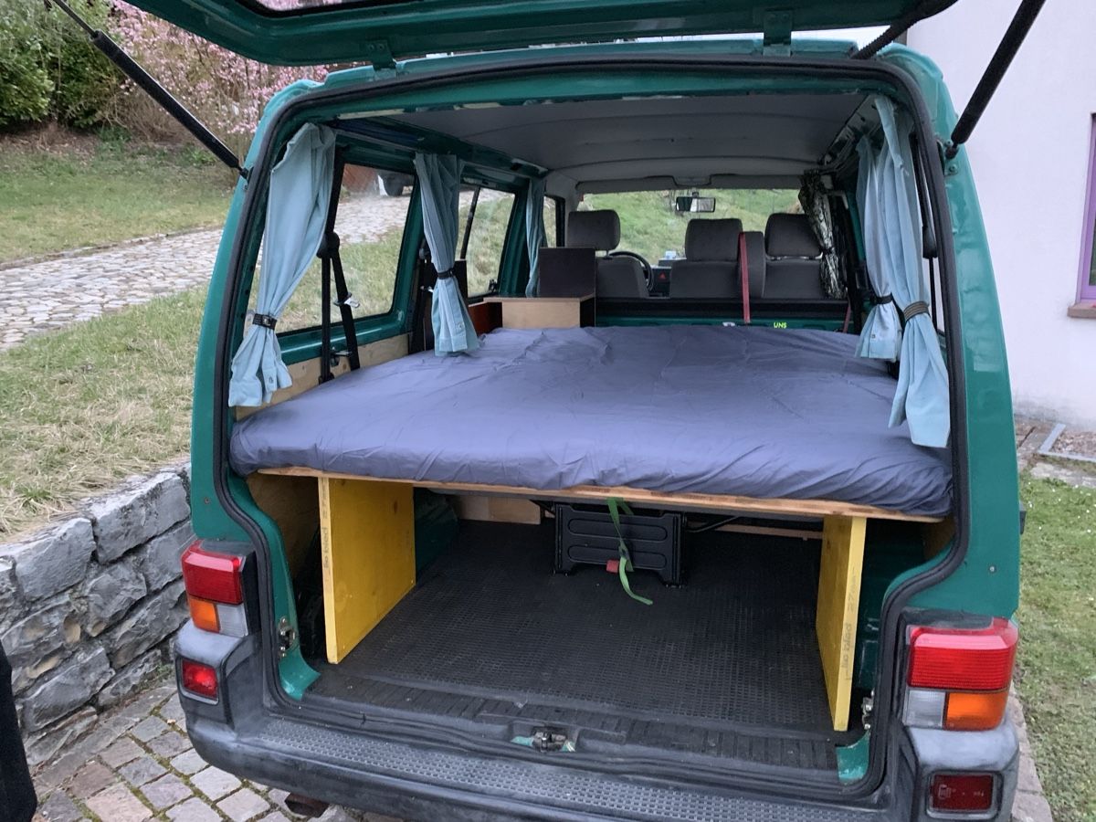 VW Veicoli da campeggio: VW T4 Camper – Usato da Basel venduto da chzoller 2