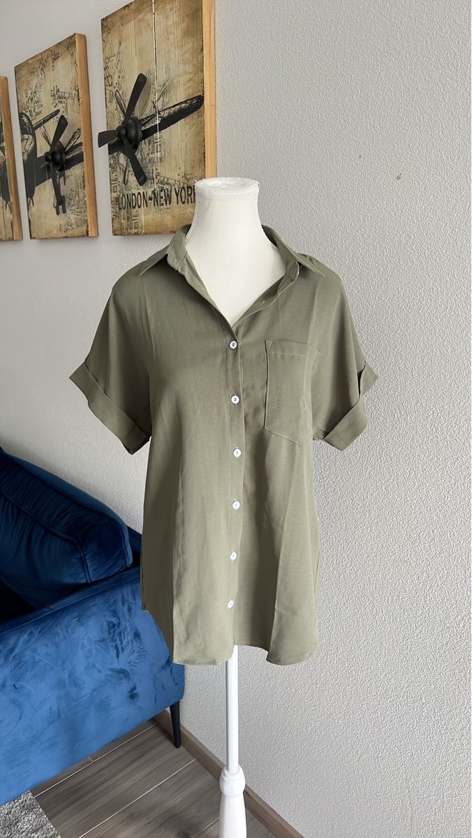 Blusen: Khaki Bluse Grösse M / 38 – Gebraucht aus Niederhelfenschwil von tab_xlc7