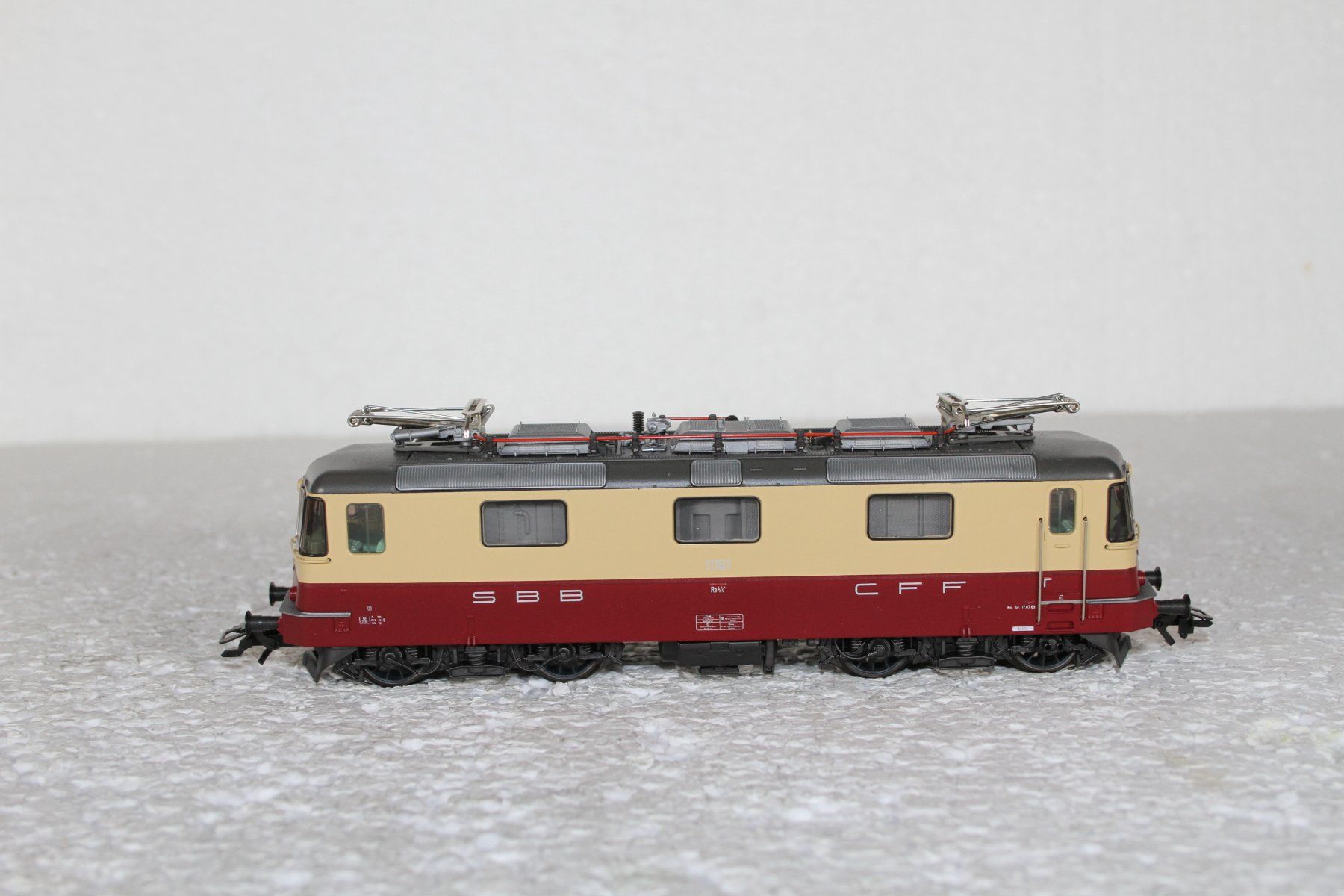 Märklin Modellini di ferrovie: Märklin  SBB TEE Re 4/4  delta/digital – Usato da Triesen venduto da gleis8 2