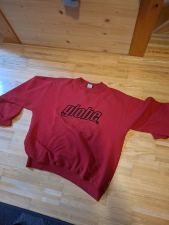 Globe Pullover