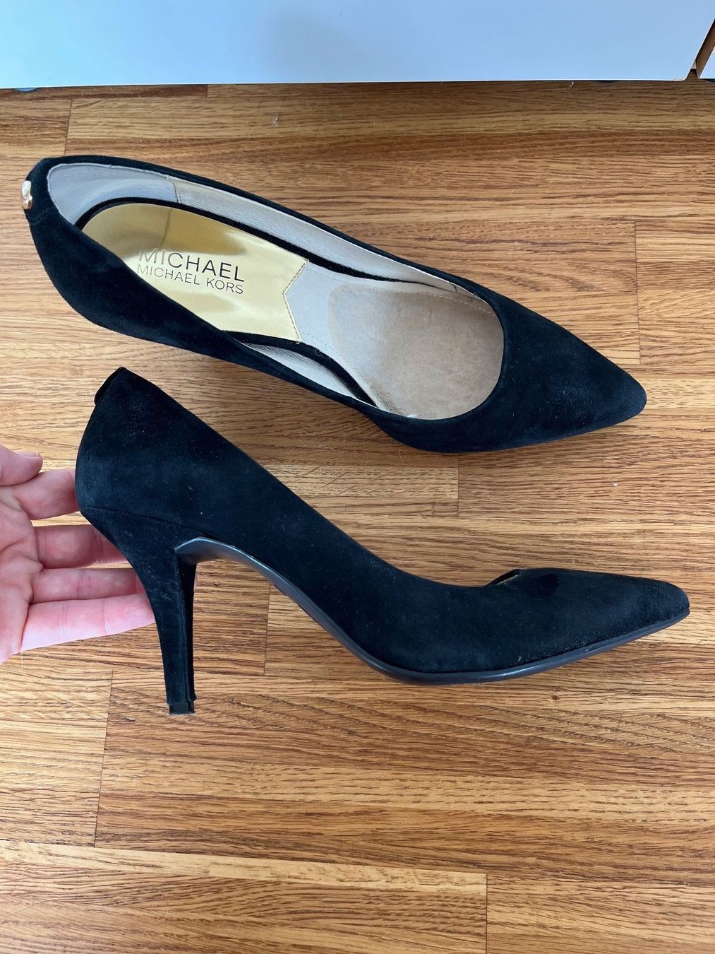Michael Kors Scarpe da donna: MICHAEL KORS Pumps Wildleder schwarz, Gr. 38.5 – Usato da Küsnacht ZH venduto da madrilena77 3