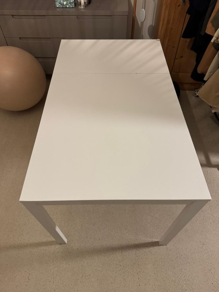 Scrivanie: White extendable table for cosy winter evenings! – Usato da Zürich venduto da ezi_r7sq 2