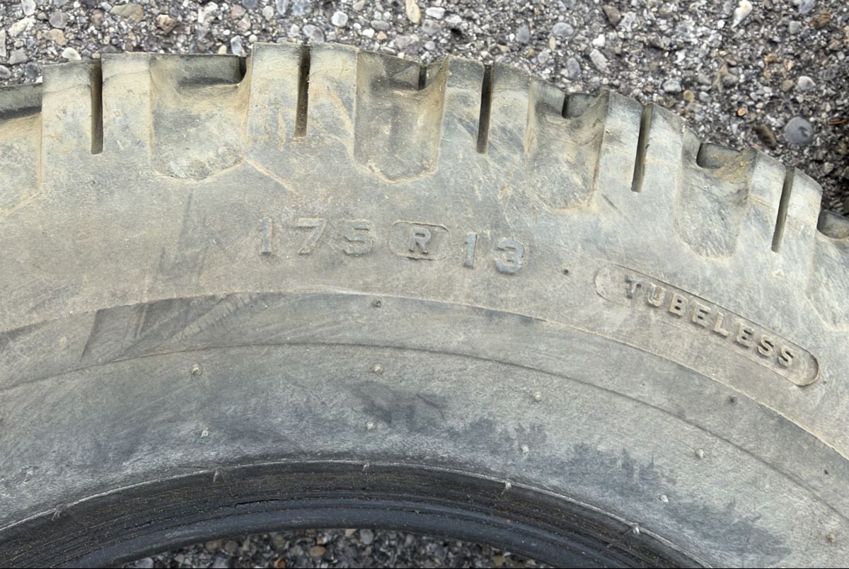 Pneus & Roues: 13x alte Reifen – D'occasion à Ulisbach par PET-030 4