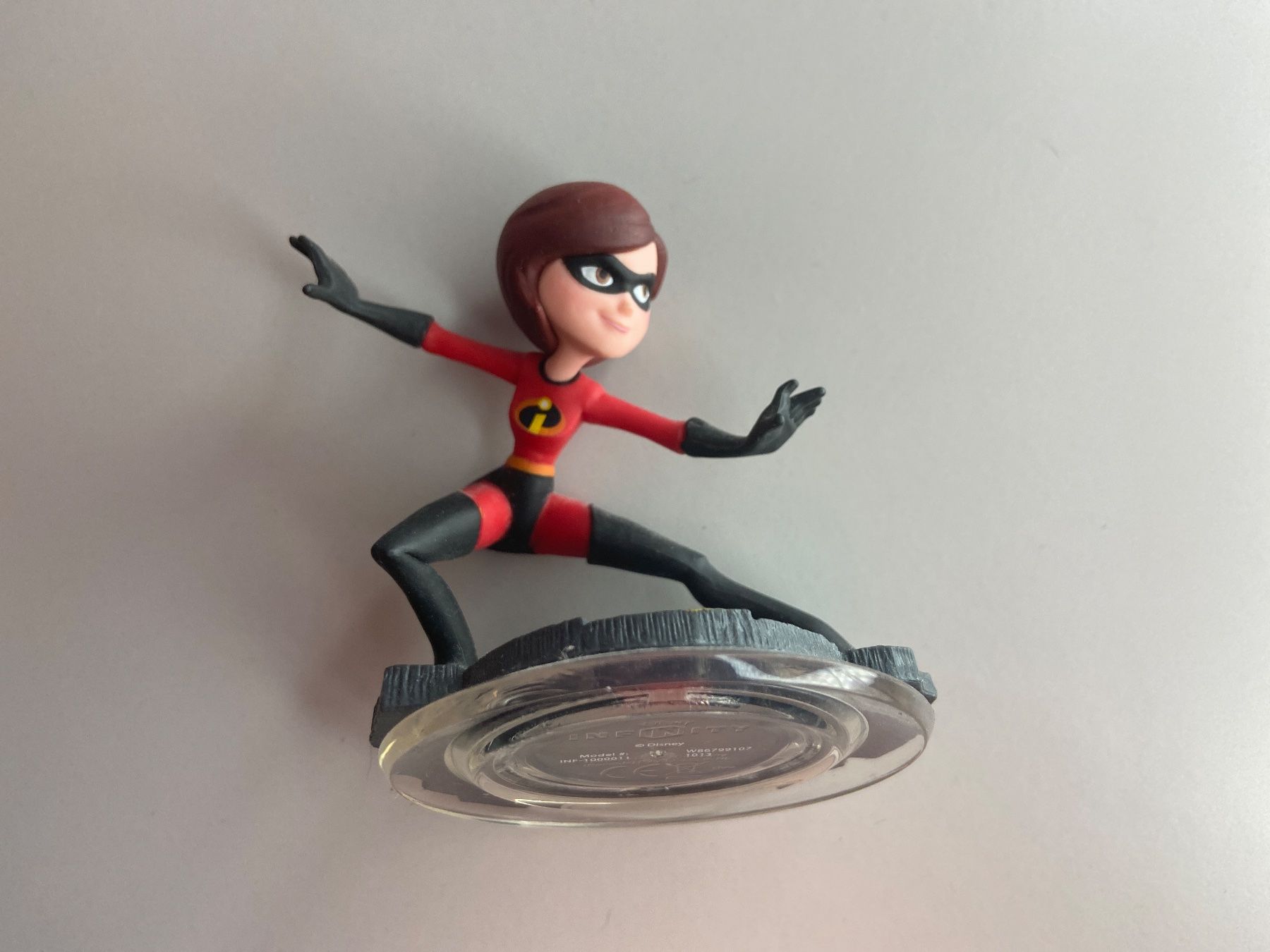 Disney Statuette: Disney Infinity Figur 1.0 - Mrs. Icredible - Helen Parr – Usato da St.gallen venduto da taduz