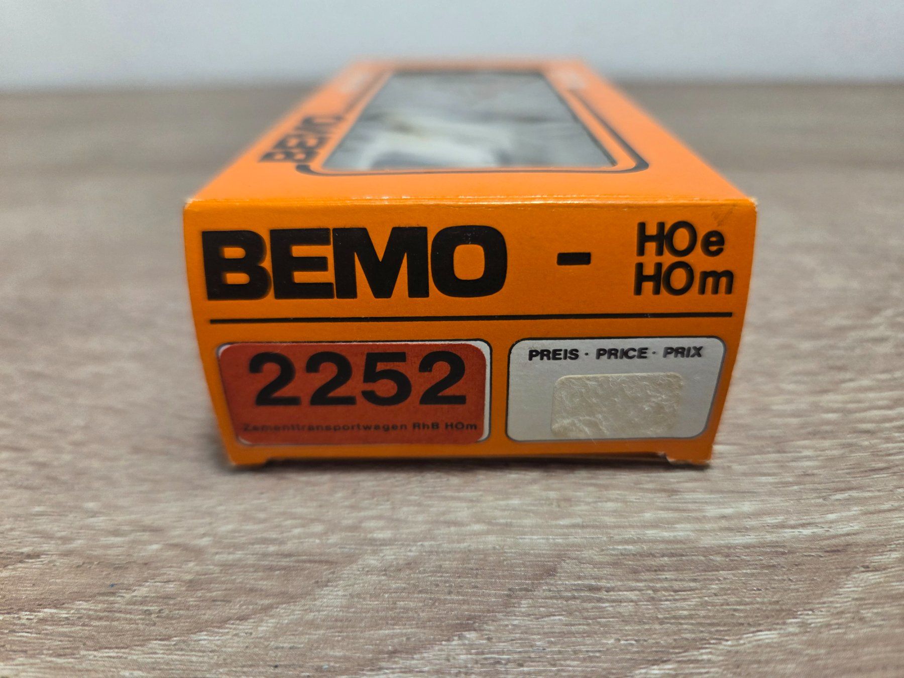 Bemo Modelleisenbahnen: Bemo 2252 Zementtransportwagen RhB H0m – Gebraucht aus St-Aubin-Sauges von Lo_Go 6