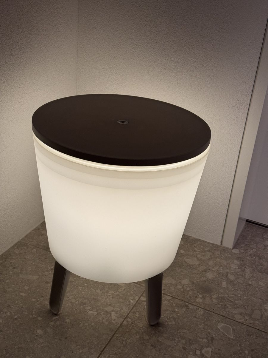 Tavoli: Outdoor-Bartisch led light mit Kühlfunktion – Usato da Jonen venduto da chrispluess 1