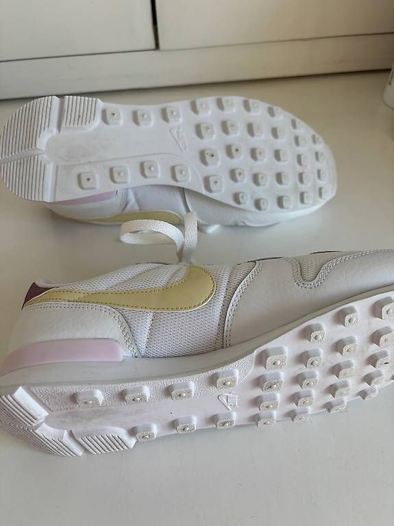 Scarpe da donna: Sneakers Nike – Usato da Küssnacht am Rigi venduto da Nicoletta_0277 2
