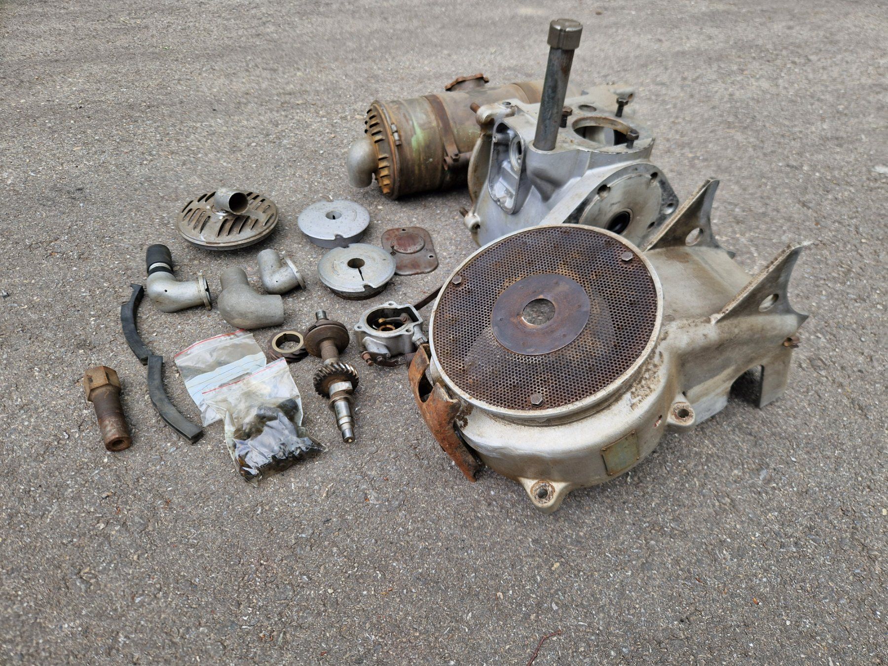 Aebi Trattori: Motorenteile Universal Motor Typ 10, Aebi Motormäher – Difettoso da Dürnten venduto da Bachtel84 1