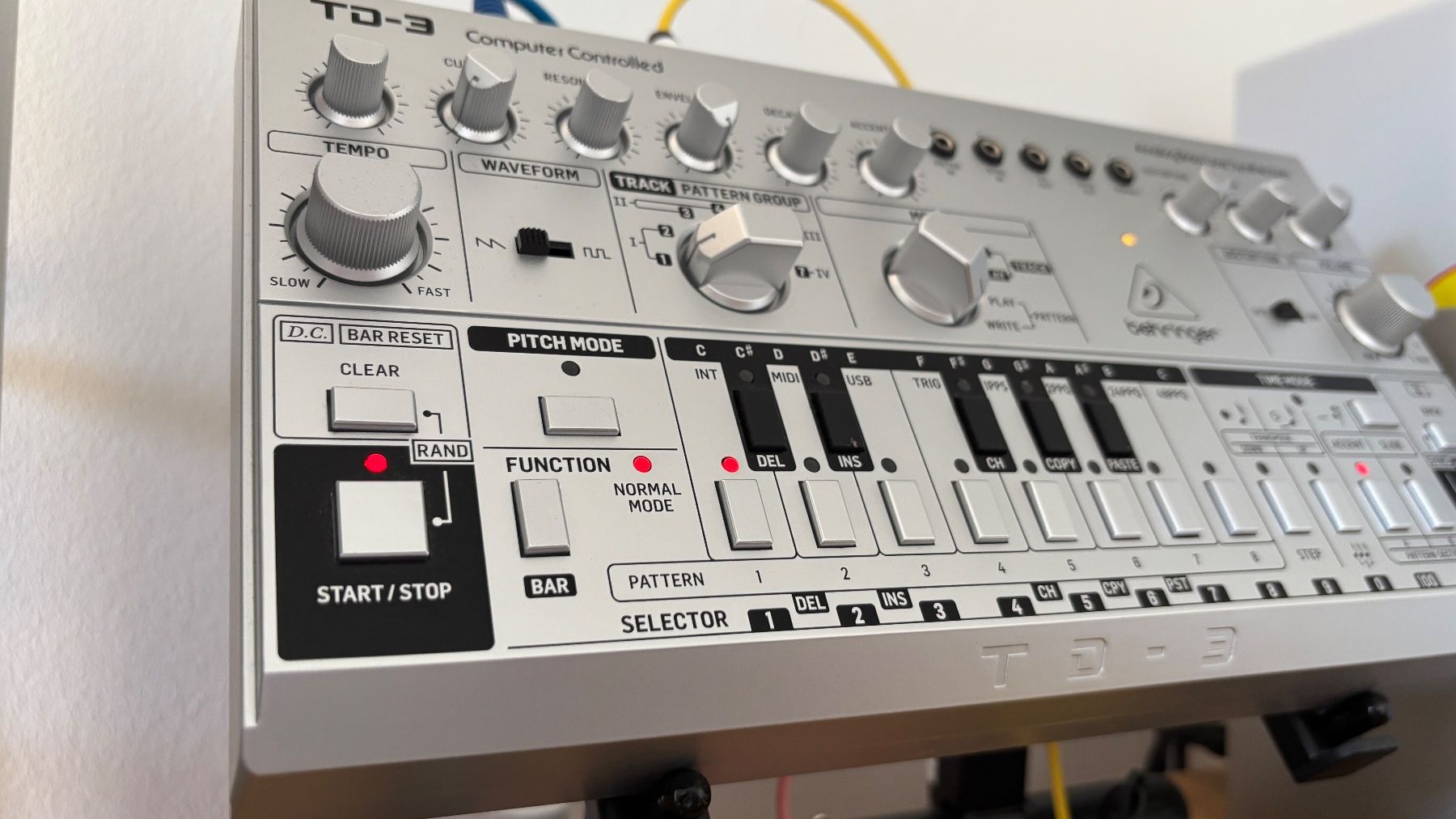 Behringer Instruments de musique: Behringer TD-3 – Neuf (Voir description) à Lausanne par Pazuzu02 1