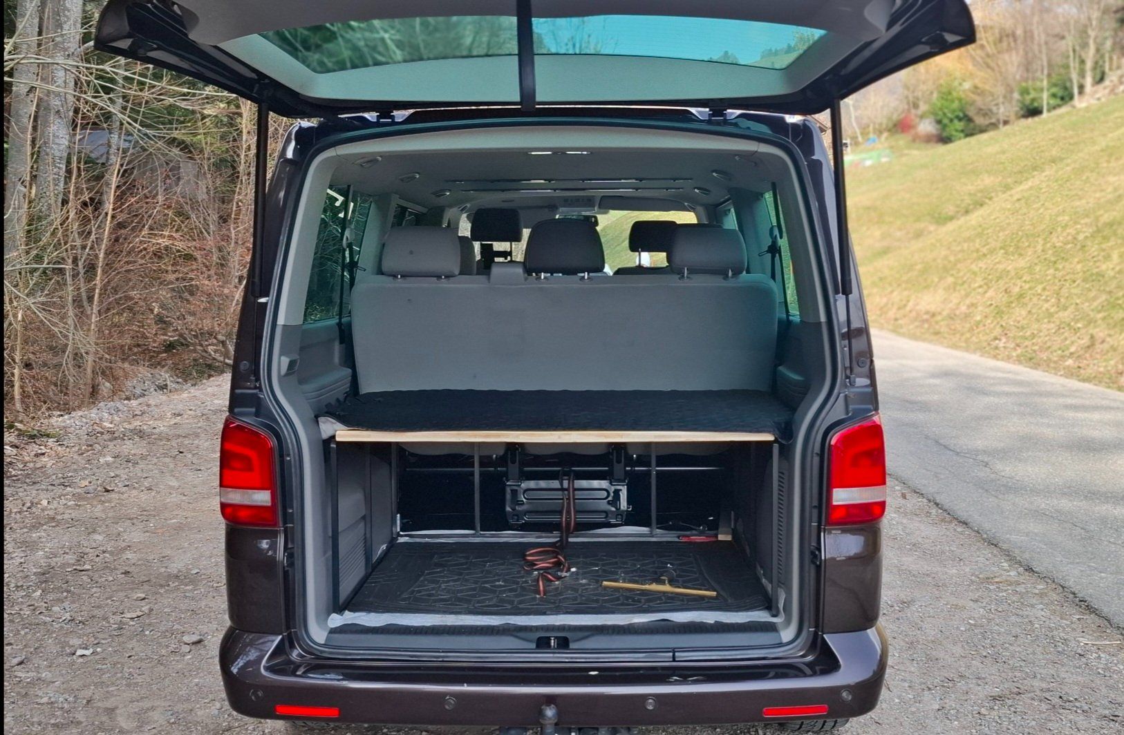 VW Automobili: VW T5 Caravelle, Camping – Usato da Zumikon venduto da 2015VT 3