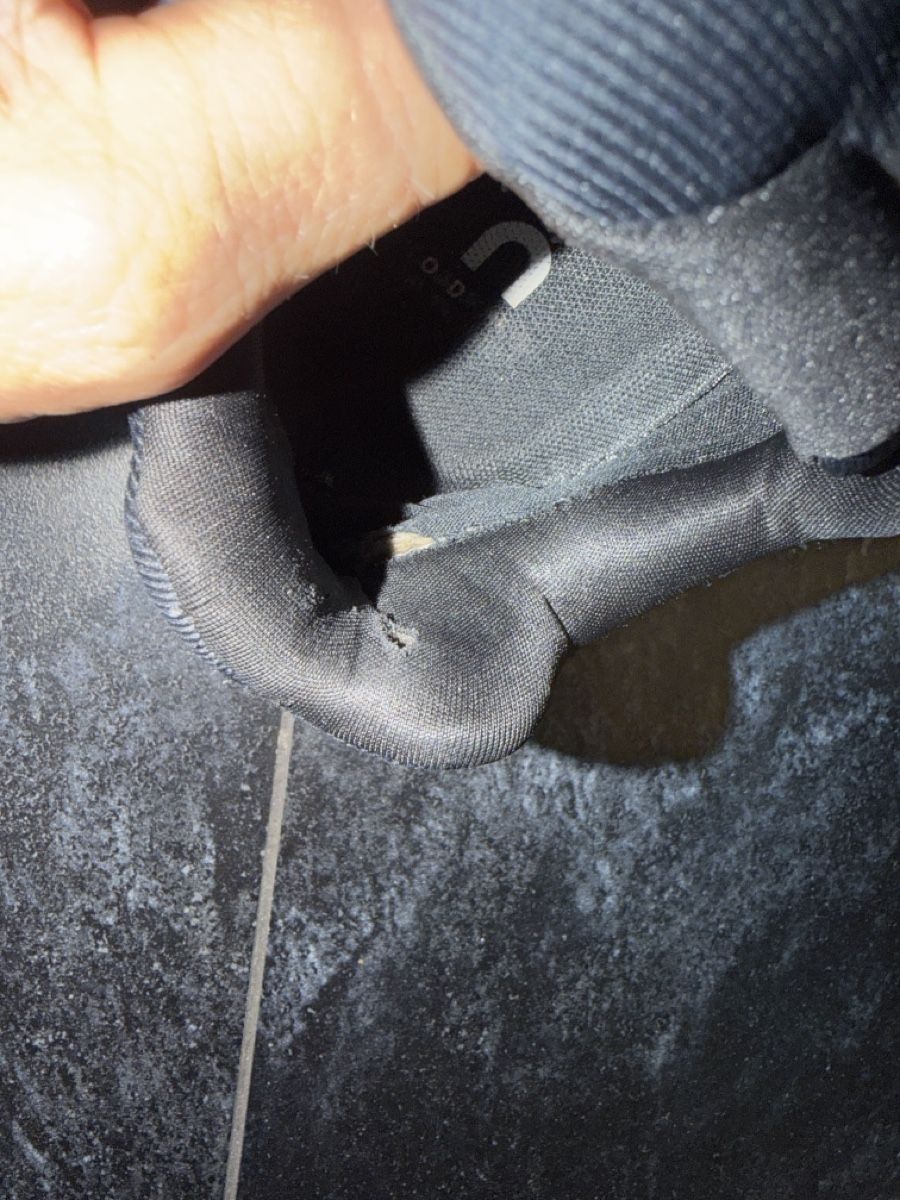 On Scarpe da donna: ON Damen cloudrunner 40 schwarz – Usato da Däniken SO venduto da NBdesign 4