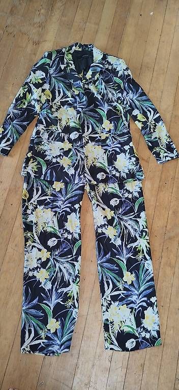 Completi & Tailleur: Bluse und Hose  – Usato da Niederlenz venduto da rot_f9sd