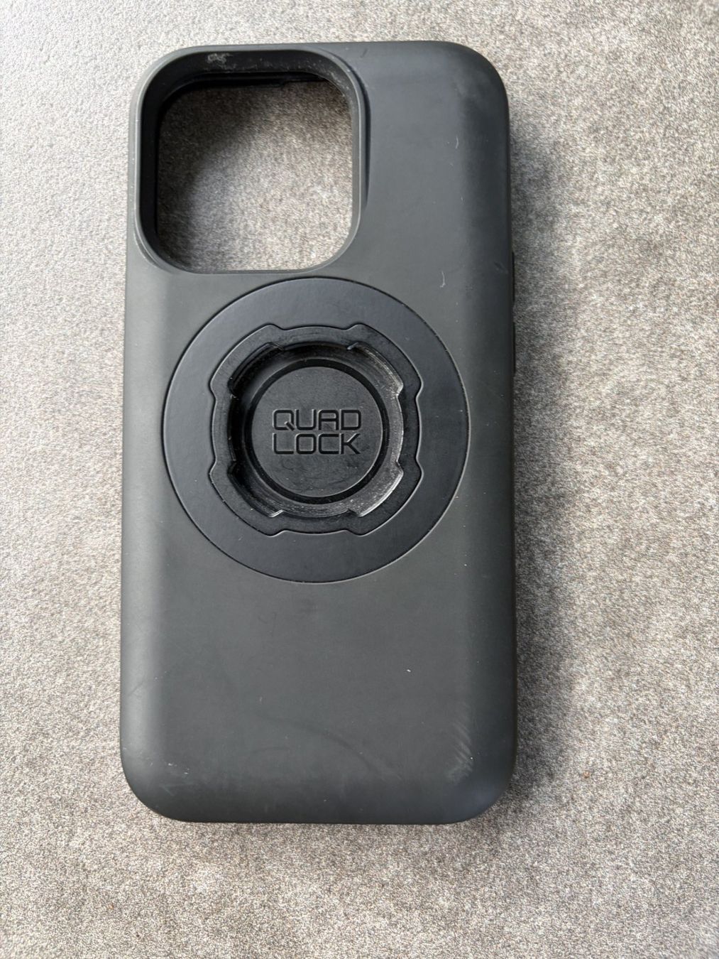 Quad Lock Halterungen: Quad Lock Case für iPhone 14 PRO – Gebraucht aus Riggisberg von Luno 1