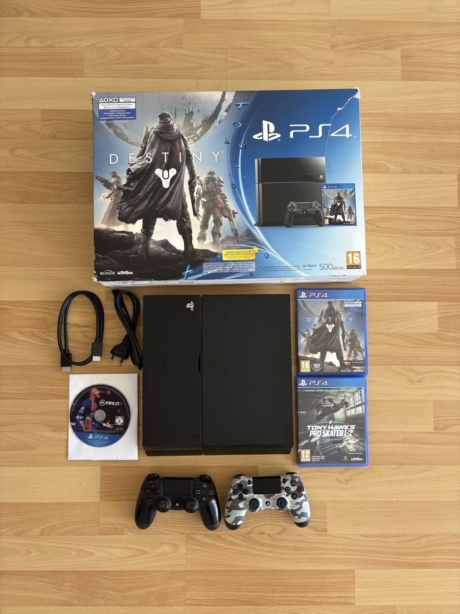 Sony Konsolen: PS4 - Systemsoftware-Version 9.03 - 500 GB - 2 Controllers  – Gebraucht aus Burgdorf von iur_6898