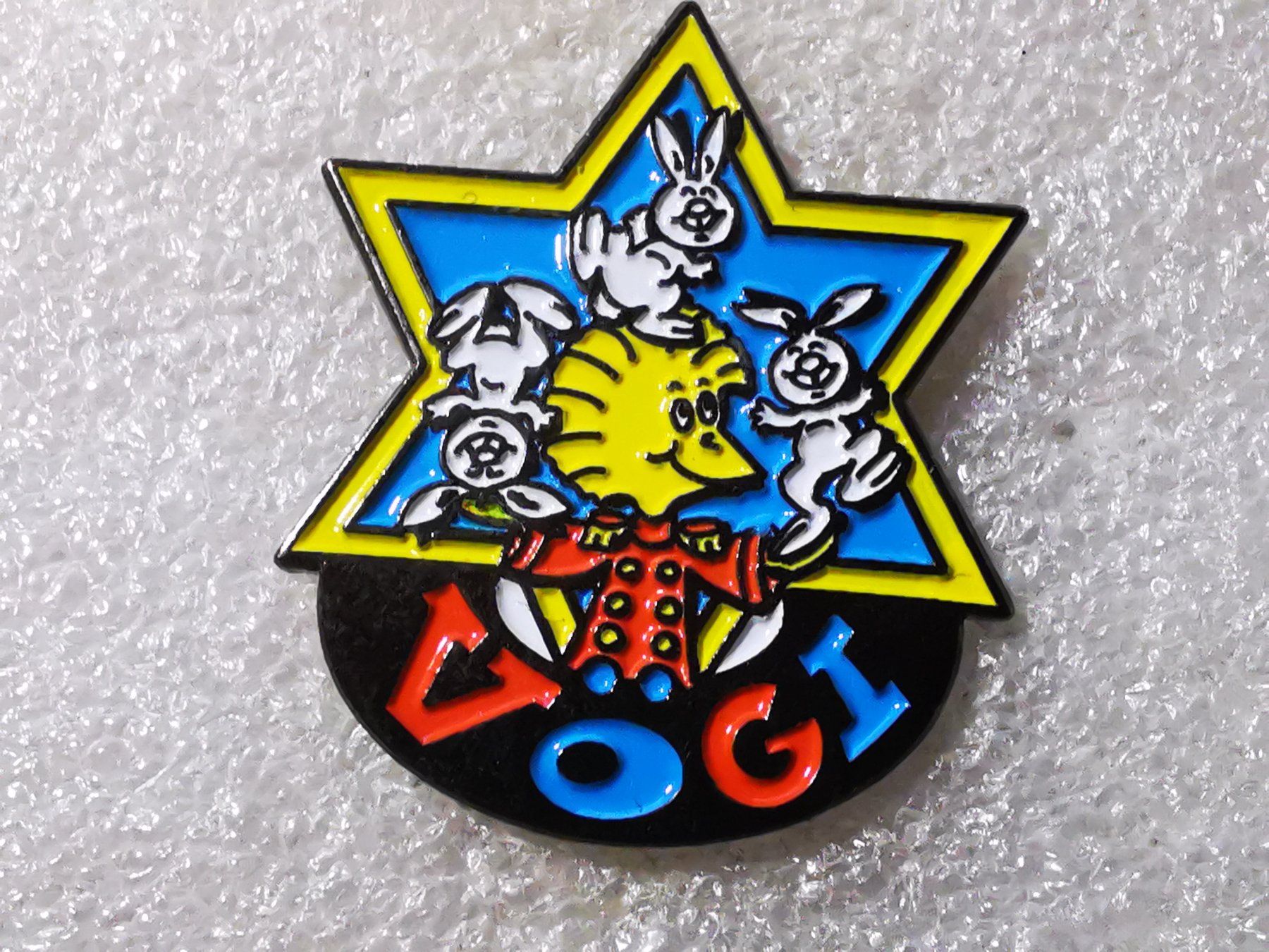 Placchette & Badge: Ansteckpin 54: Vögi – Usato da Oppligen venduto da Pin-Fall-Shop