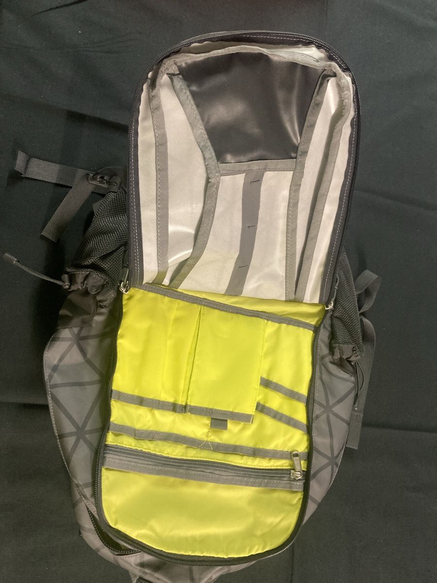 North Face Zaini: The North Face Bag grau Original – Nuovo e nell'imballaggio originale da Märstetten venduto da Shirt74 4