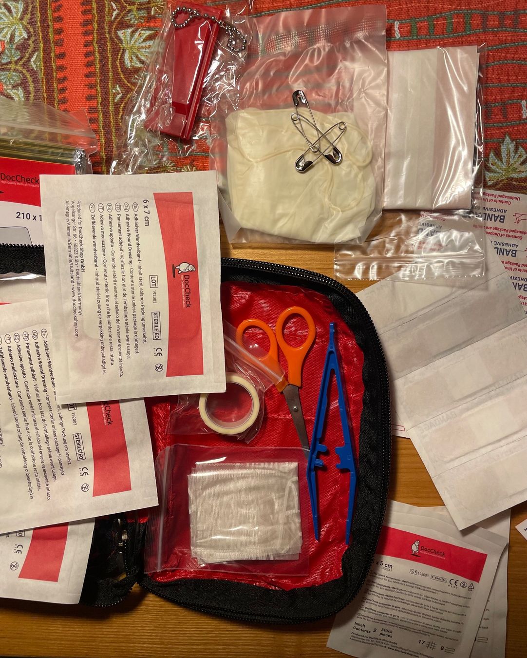 Kit di pronto soccorso: Notfall Apotheke / Verbandset – Usato da Wald ZH venduto da ukulele77 6
