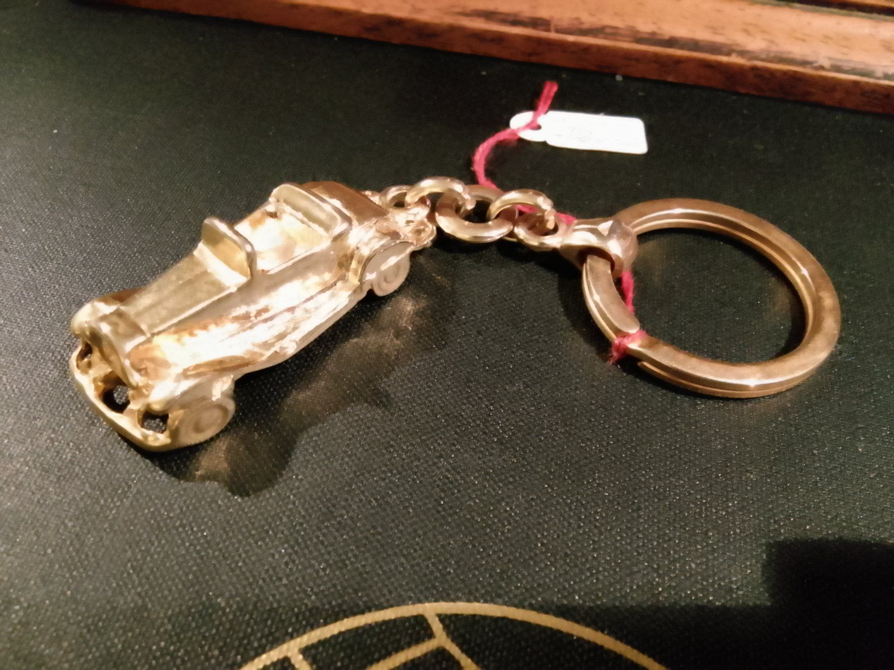 Porte-clés: Edler Oldtimer Cabriole goldig, massiv restposten – Neuf (Voir description) à Pfäffikon ZH par Emporos_42